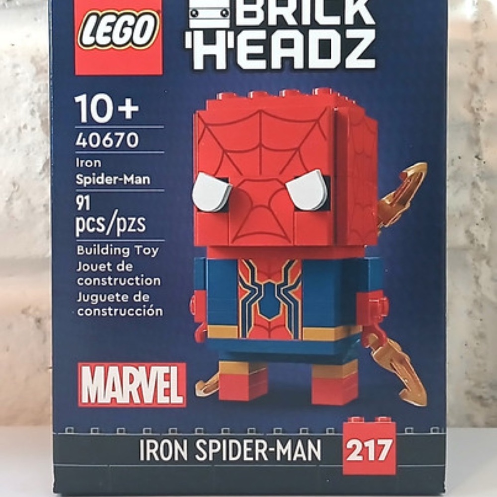 LEGO MARVEL BRICK'H'EADZ "Iron Spider-Man" 40670 UNOPENED.